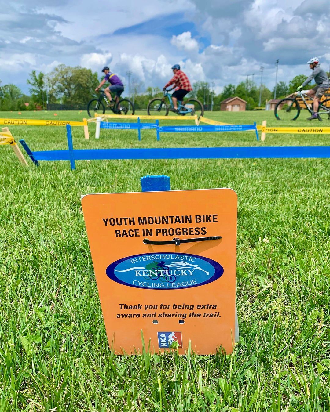 📅 MTB Mondays: NICA Facts & Fun
🧭 Race Weekend Pre-Ride Rules
📘 Source: NICA Handbook – Section 4.10
🎯 Did you know? Pre-riding a race course has rules to keep things safe and fair for everyone!
✔️ Only ride during designated league pre-ride hours
✔️ Stick to approved trails—even before race weekend
✔️ Always pre-ride with a Level 2 or 3 coach
📍 Following these rules helps keep the course in great shape and ensures safety for all riders.
📣 Tag your coach if they’re the best trail guide around!
> Find the KY | NICA Handbook Here > https://kentucky.nationalmtb.org/handbook
#MTBMondayNICA #RaceSmart #KnowTheRules #NICACommunity